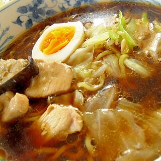 鶏ハムキャベツの醤油ラーメン